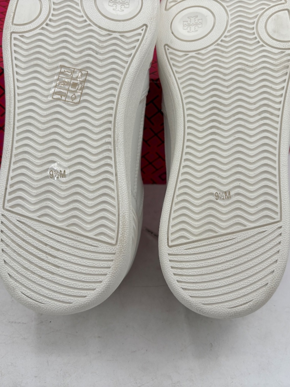 TORY BURCH SNEAKER CLOVER COURT LEATHER TITANIUM WHITE LOGO SZ US 9.5 NIB - Picture 10 of 14
